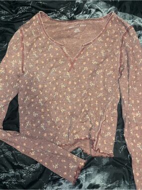 American Eagle Floral waffle Thermal lettuce trim long sleeve crop Top size L